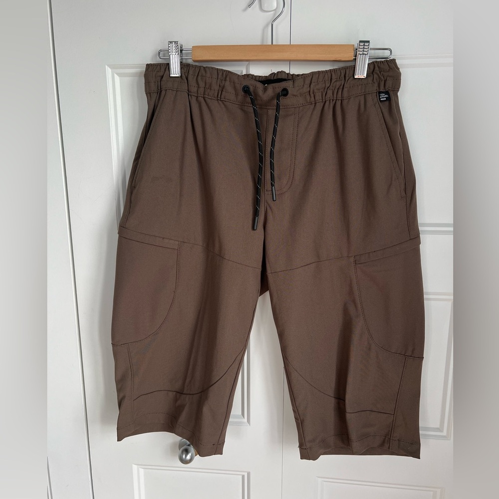 Projek Raw pull on bermuda